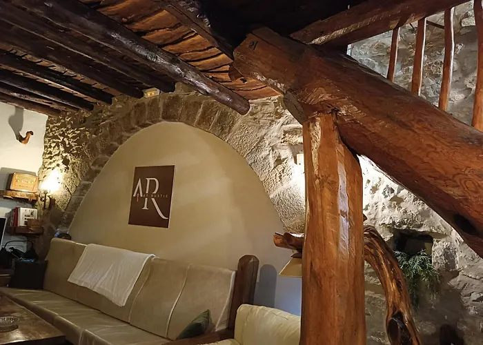 Rustic Oh, Casa Grupos Εξοχικό σπίτι Chert